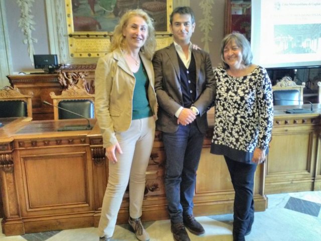 La prof.sa Manca presenta il gemellaggio al Sindaco